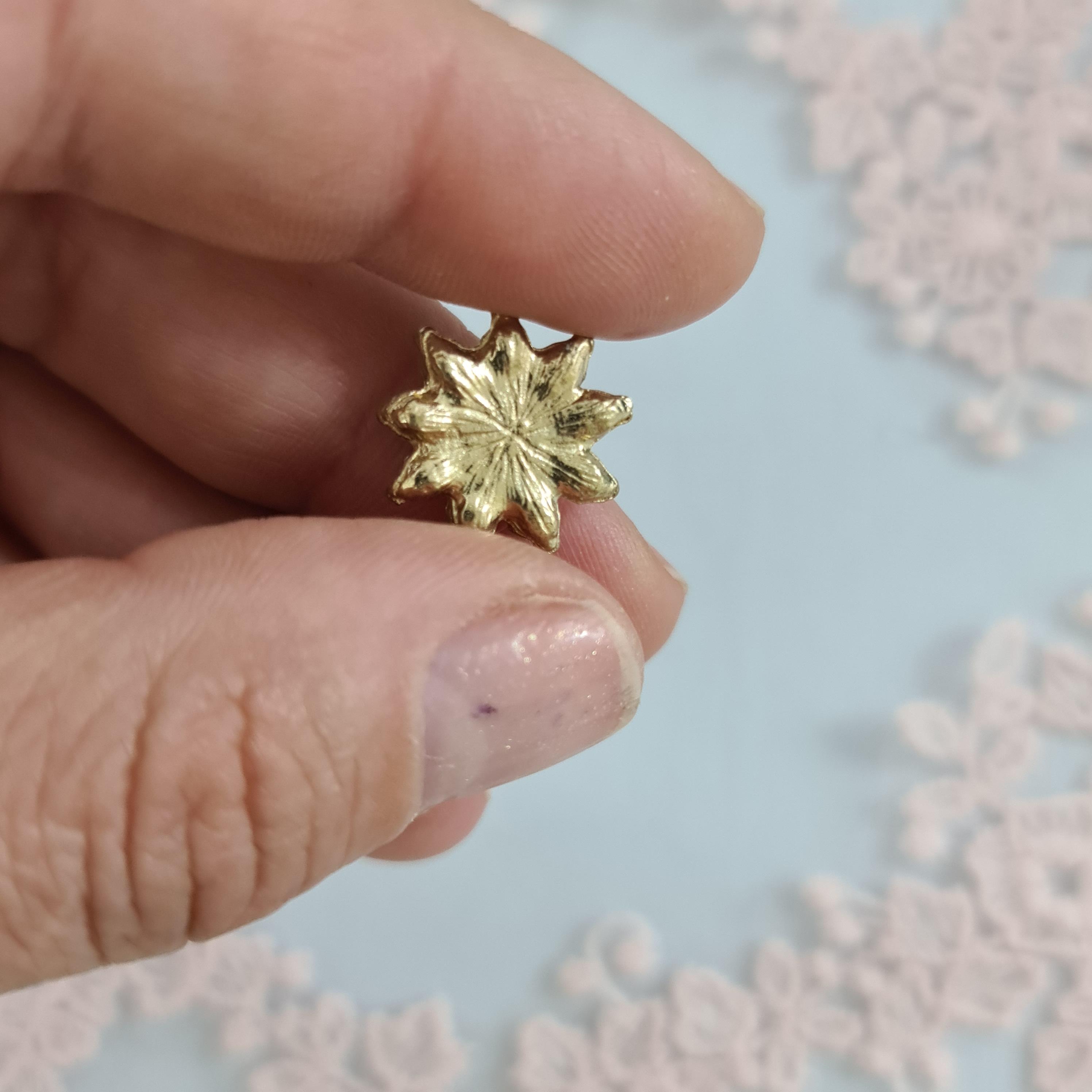 Детальное фото декоративной фигурки "Украшение 16, ЗОЛОТО" из пластика - магазин Ариши