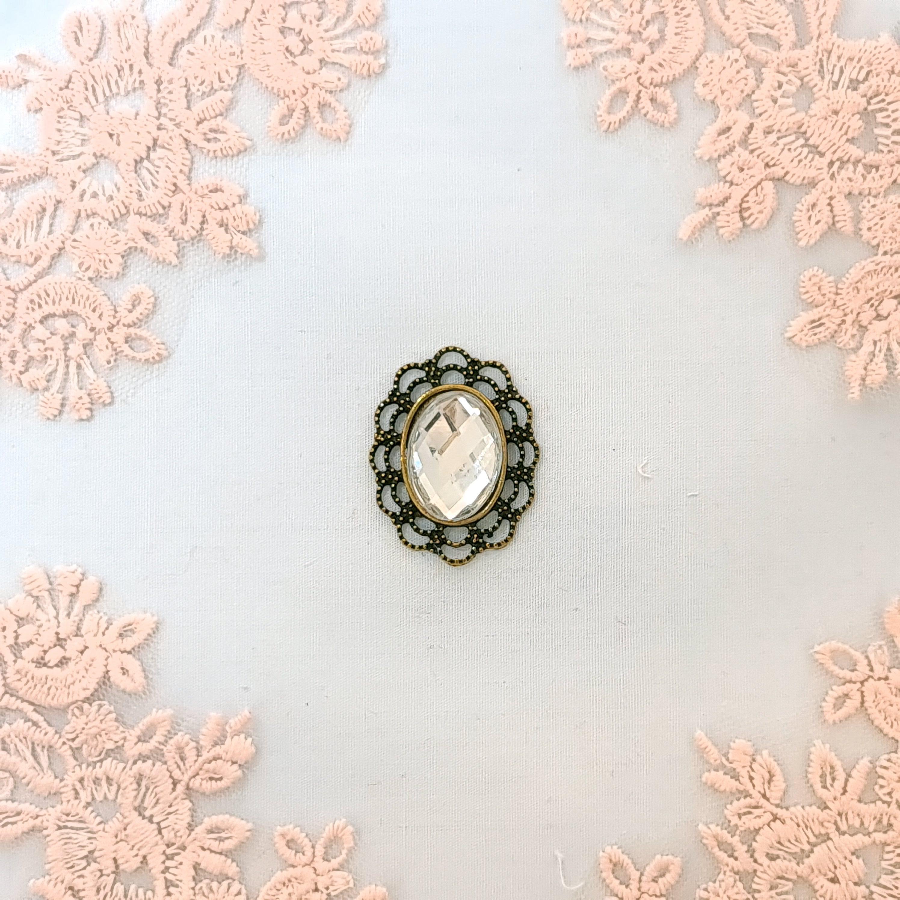 Детальное фото декоративной фигурки "Украшение 11 ,прозрачный" из пластика - магазин Ариши