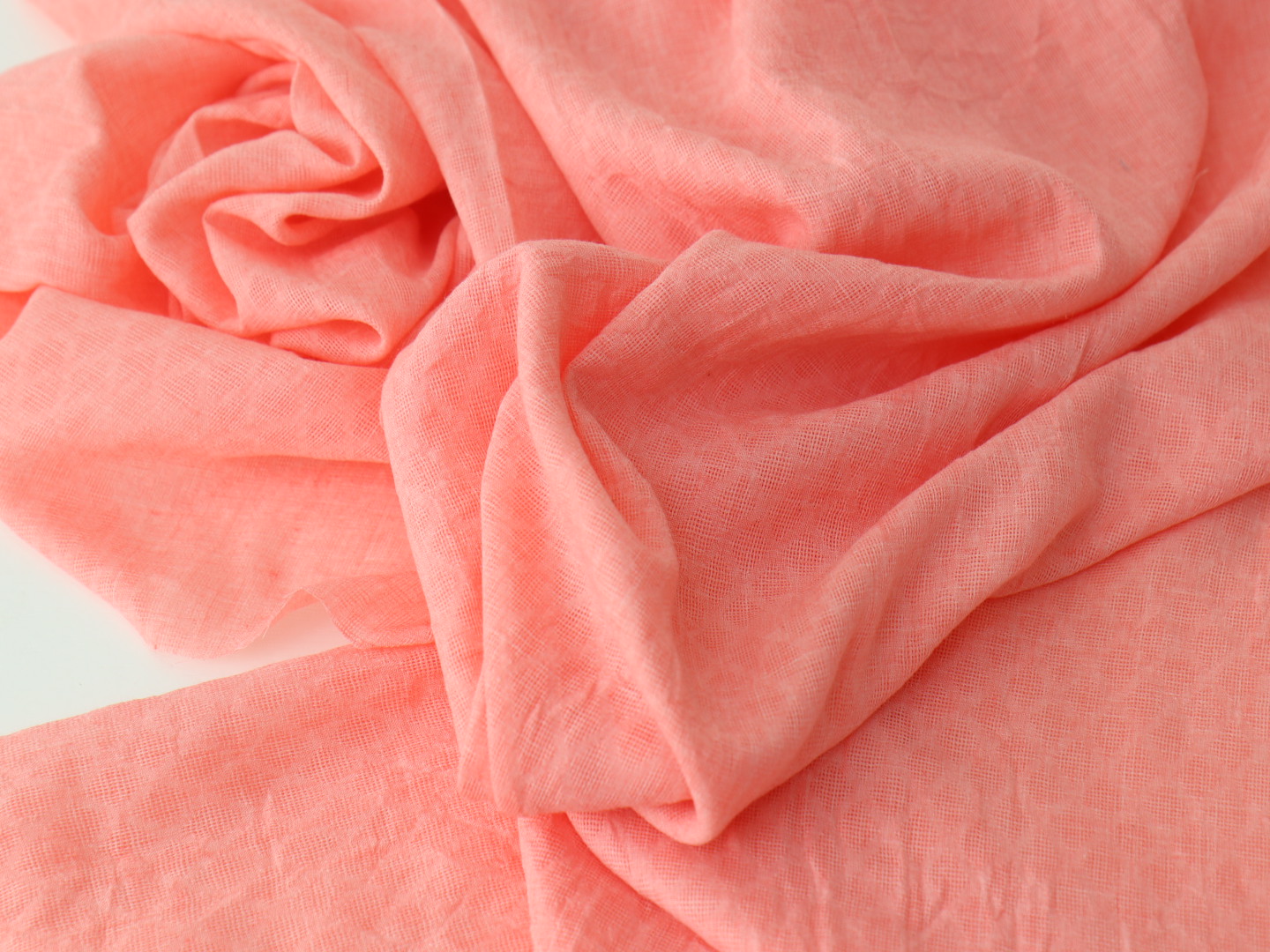картинка Ткань Ветерок коралловый .  Состав полиэстер 100%. Имитация льна. от магазина Ариши Рукодельные нежности