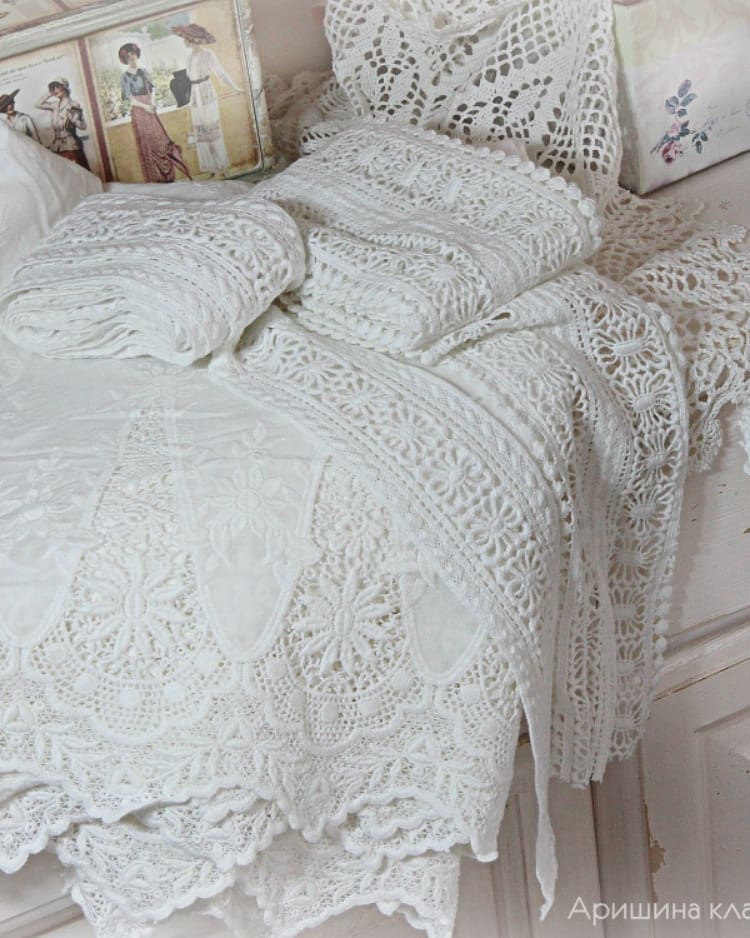 картинка Батист с вышивкой  10.2  от магазина Ариши Рукодельные нежности