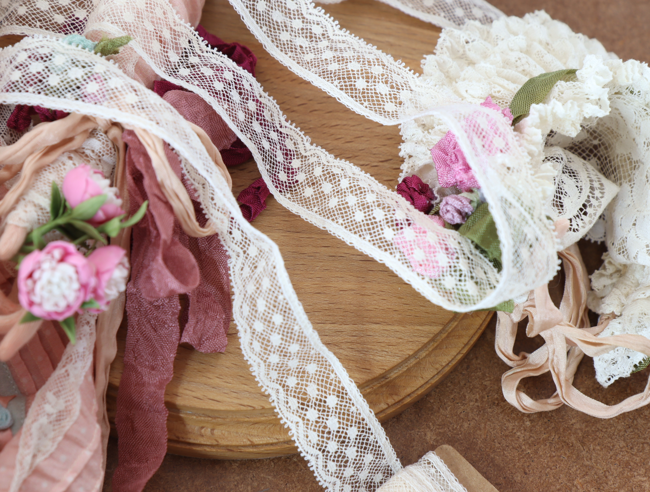 картинка Французское хлопковое кружево 247ba Ширина 2см. темный экрю от магазина Ариши Рукодельные нежности