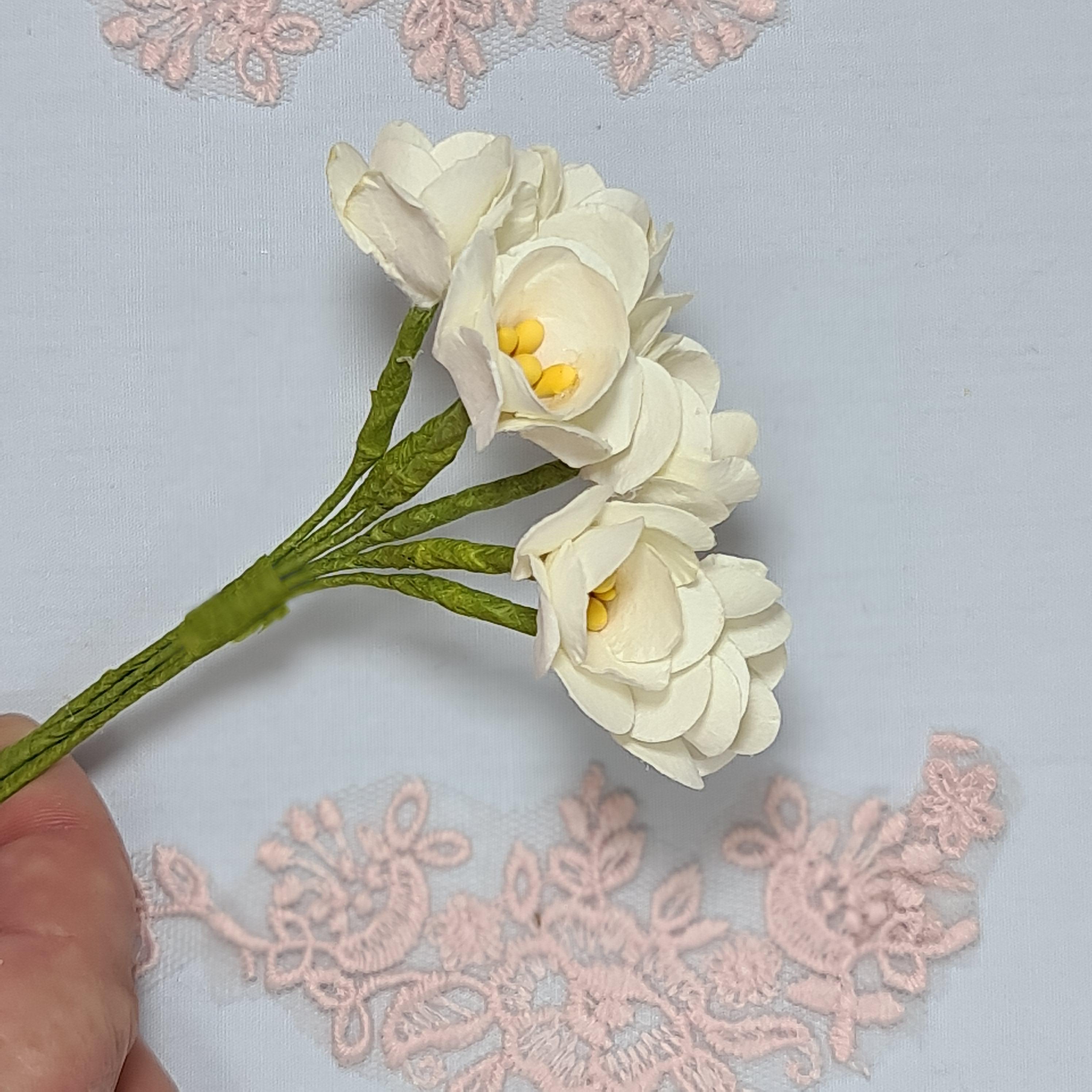 Детальное фото декоративной фигурки "Цветы Ваниль .Артикул 04  PFE-13" из пластика - магазин Ариши