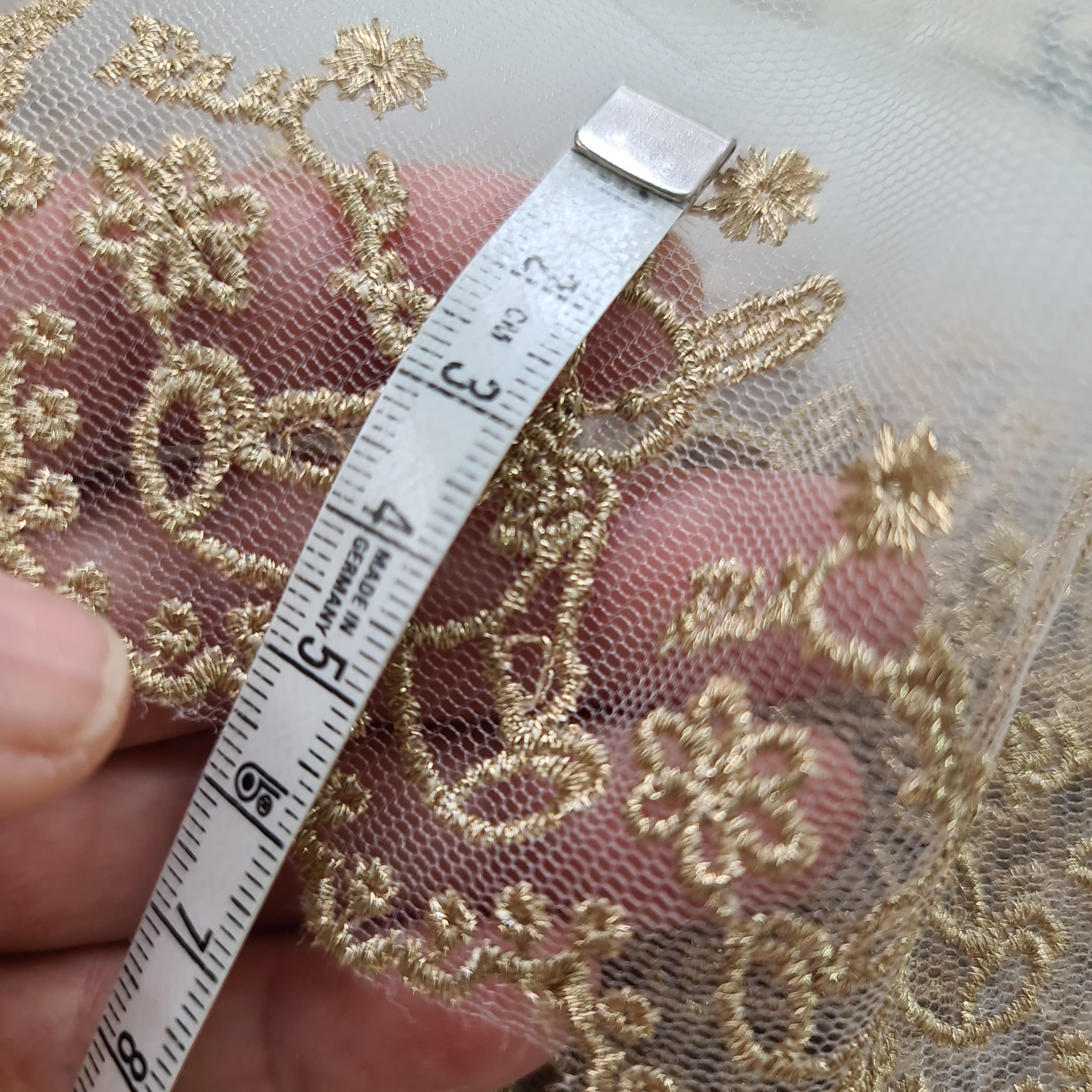 картинка Кружево  золотое 3004. Зайцы золотые . Кружево люрекс от магазина Ариши Рукодельные нежности