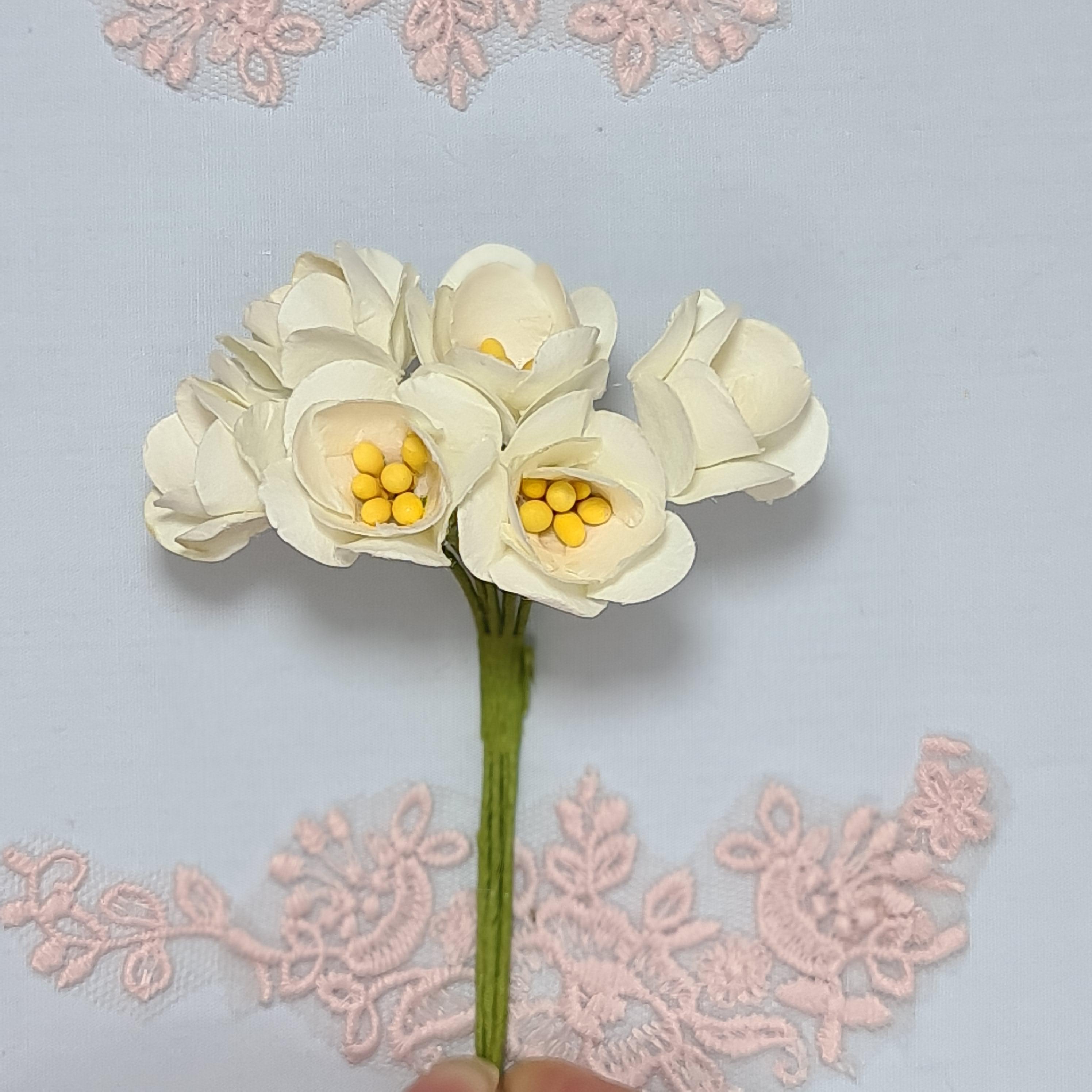 Детальное фото декоративной фигурки "Цветы Ваниль .Артикул 04  PFE-13" из пластика - магазин Ариши