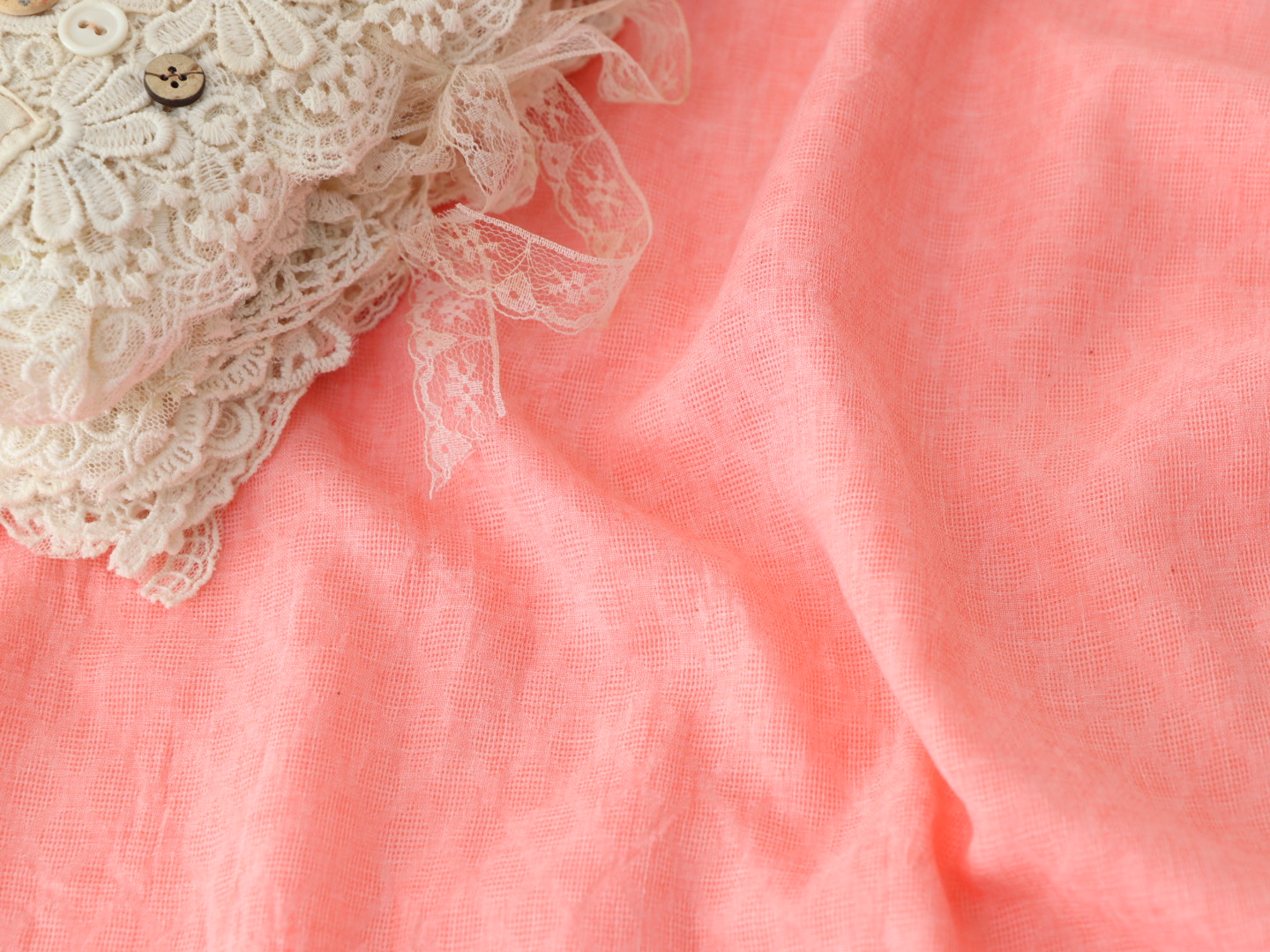 картинка Ткань Ветерок коралловый .  Состав полиэстер 100%. Имитация льна. от магазина Ариши Рукодельные нежности