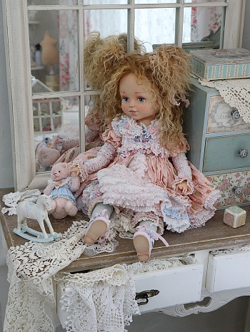 Красивая прическа для текстильной куклы