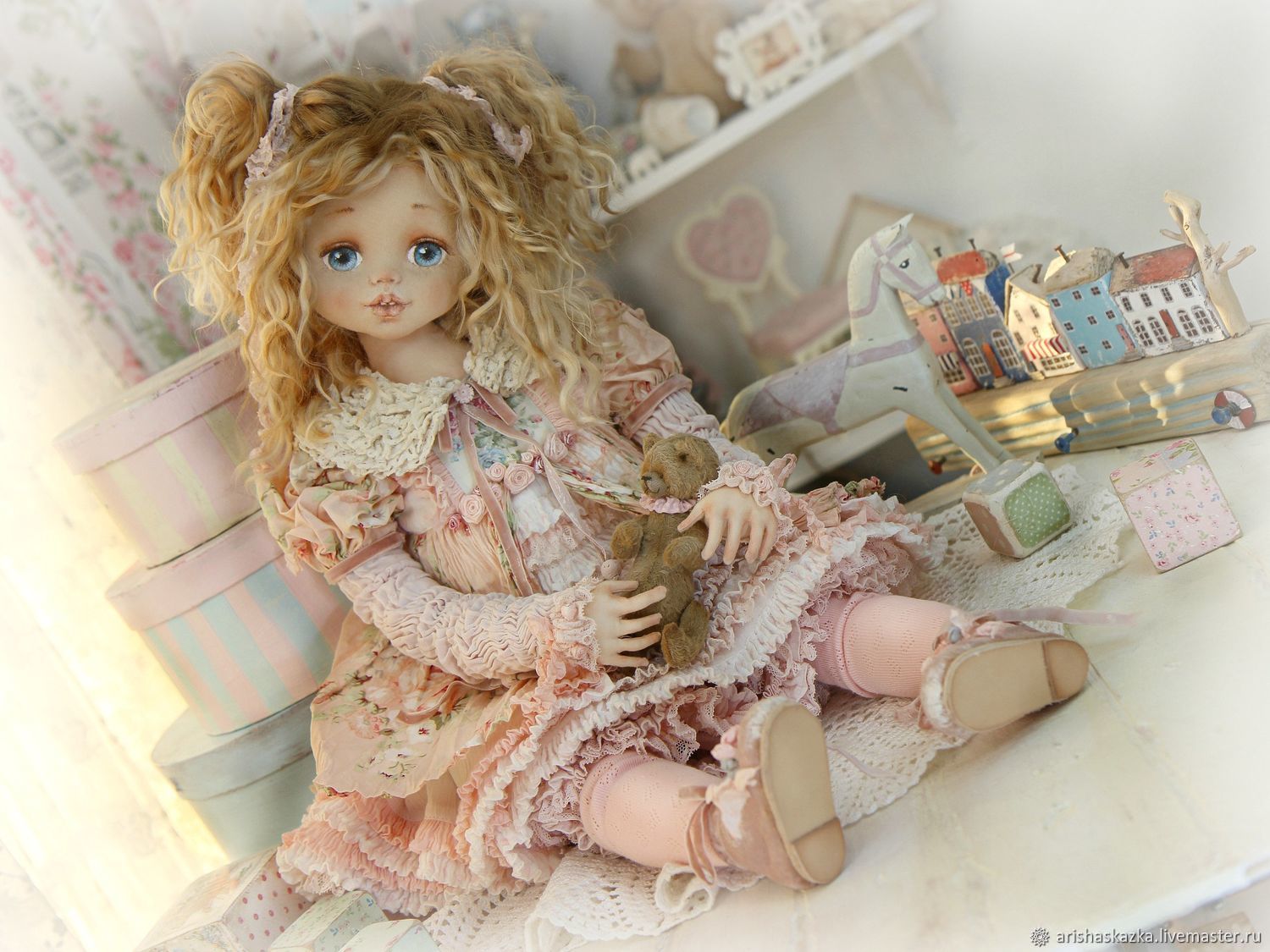 Красивая прическа для текстильной куклы