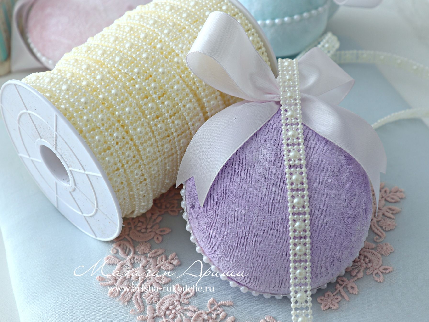 картинка Тесьма  пластиковая, квадраты жемчужные. Тесьма для декора   от магазина Ариши Рукодельные нежности