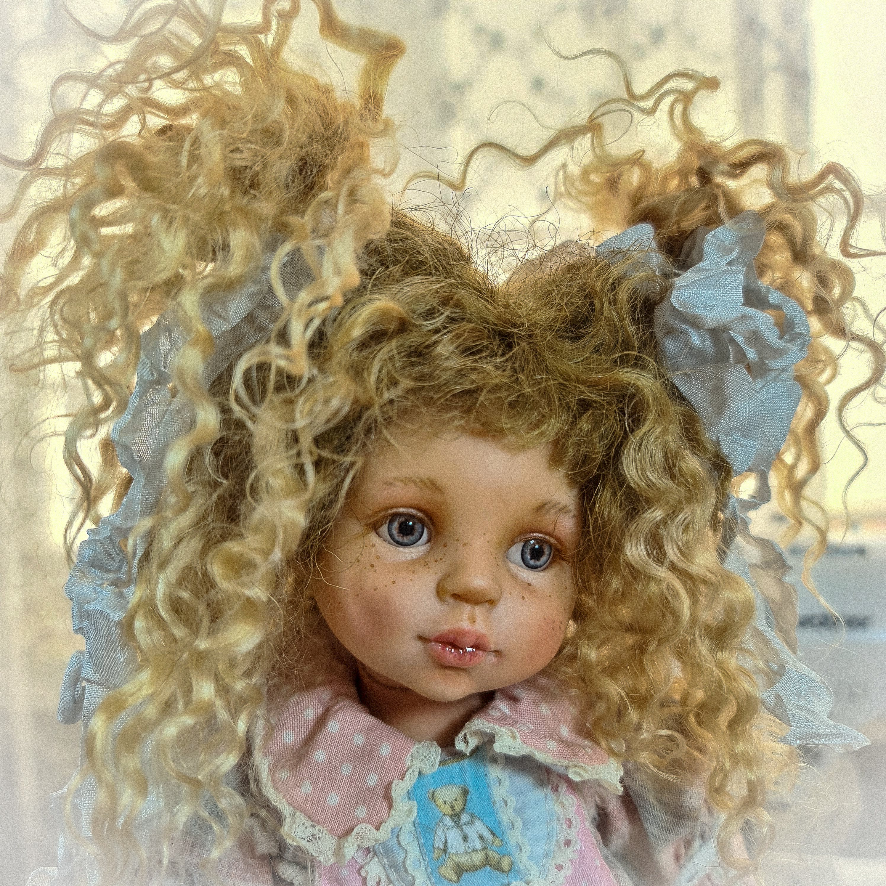 картинка Видео-курс: Парик, Трессы, Прически, Окрашивание, работа со шкуркой.  от магазина Ариши Рукодельные нежности