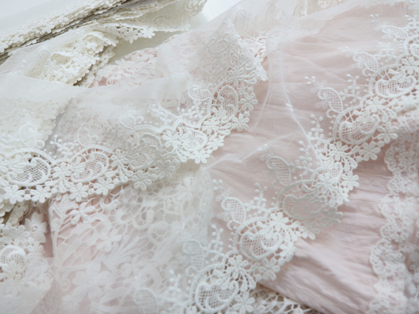картинка Кружево 2209 (молочный) .Кружево на сетке от магазина Ариши Рукодельные нежности