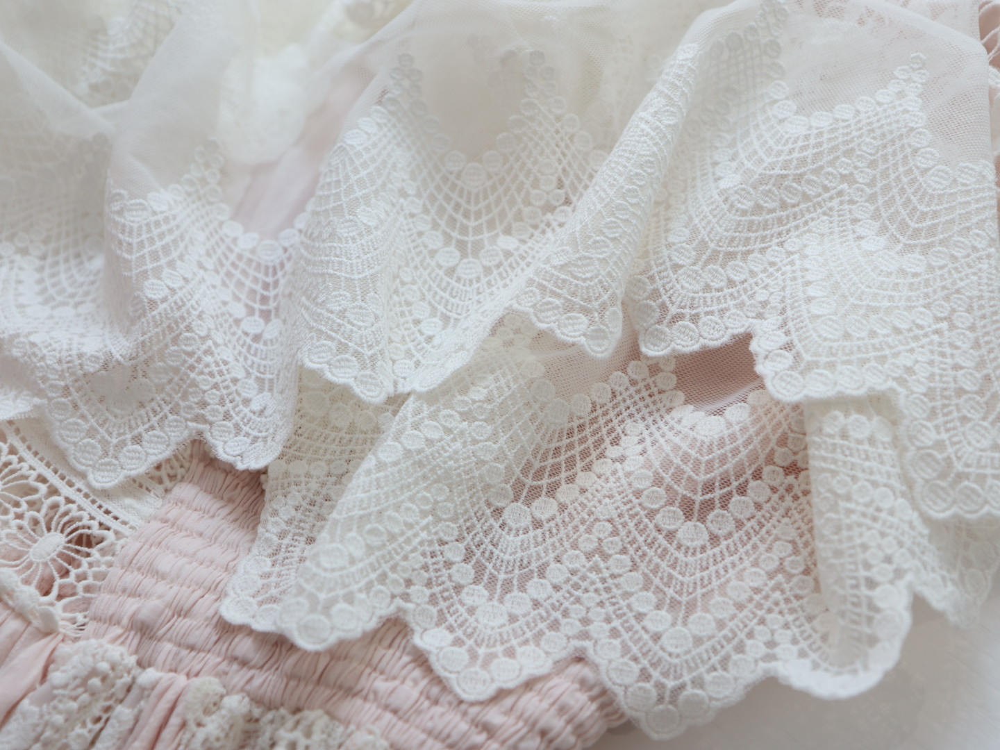 картинка Кружево 2205(молочный) .Кружево на сетке от магазина Ариши Рукодельные нежности