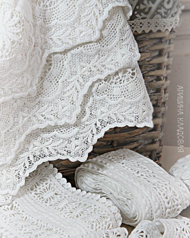 картинка Батист с вышивкой  10.2  от магазина Ариши Рукодельные нежности