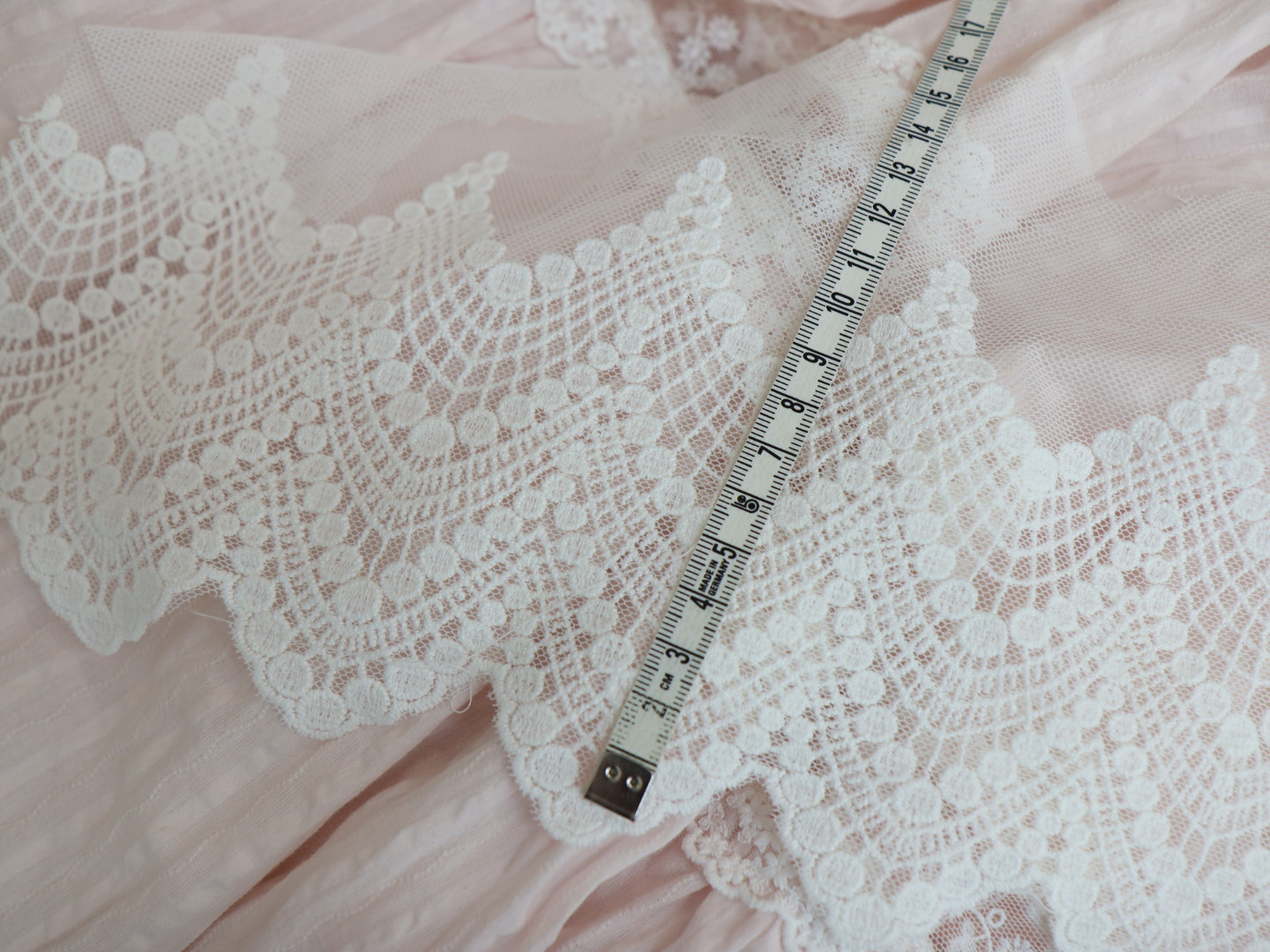 картинка Кружево 2205(молочный) .Кружево на сетке от магазина Ариши Рукодельные нежности