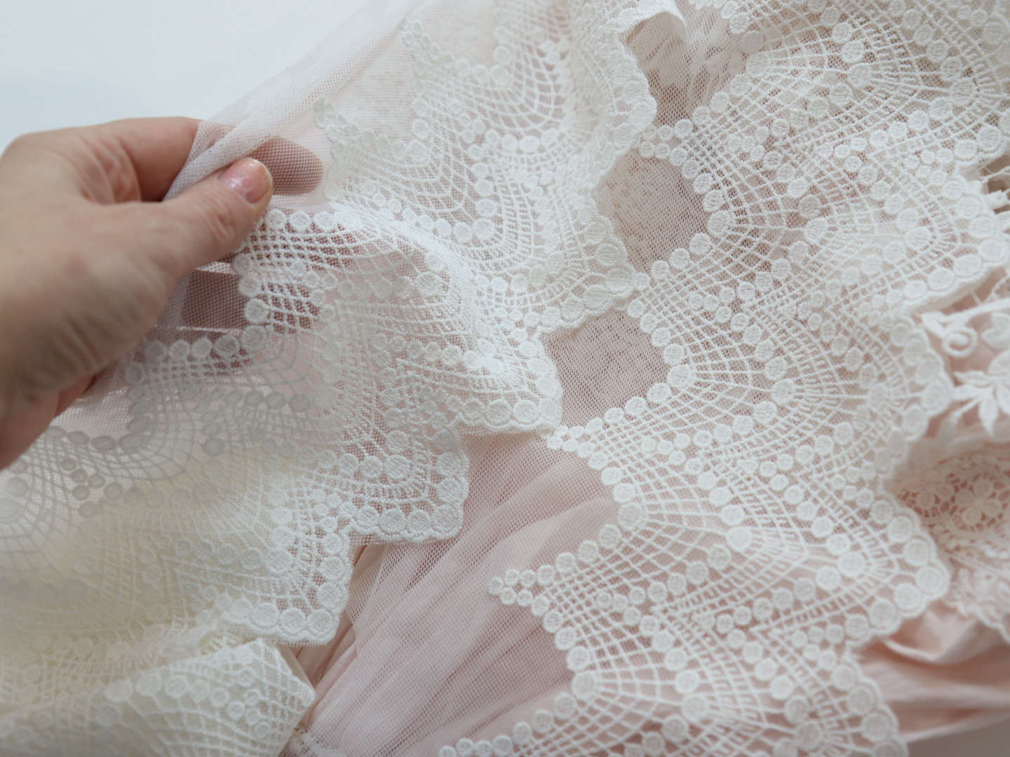 картинка Кружево 2205(молочный) .Кружево на сетке от магазина Ариши Рукодельные нежности