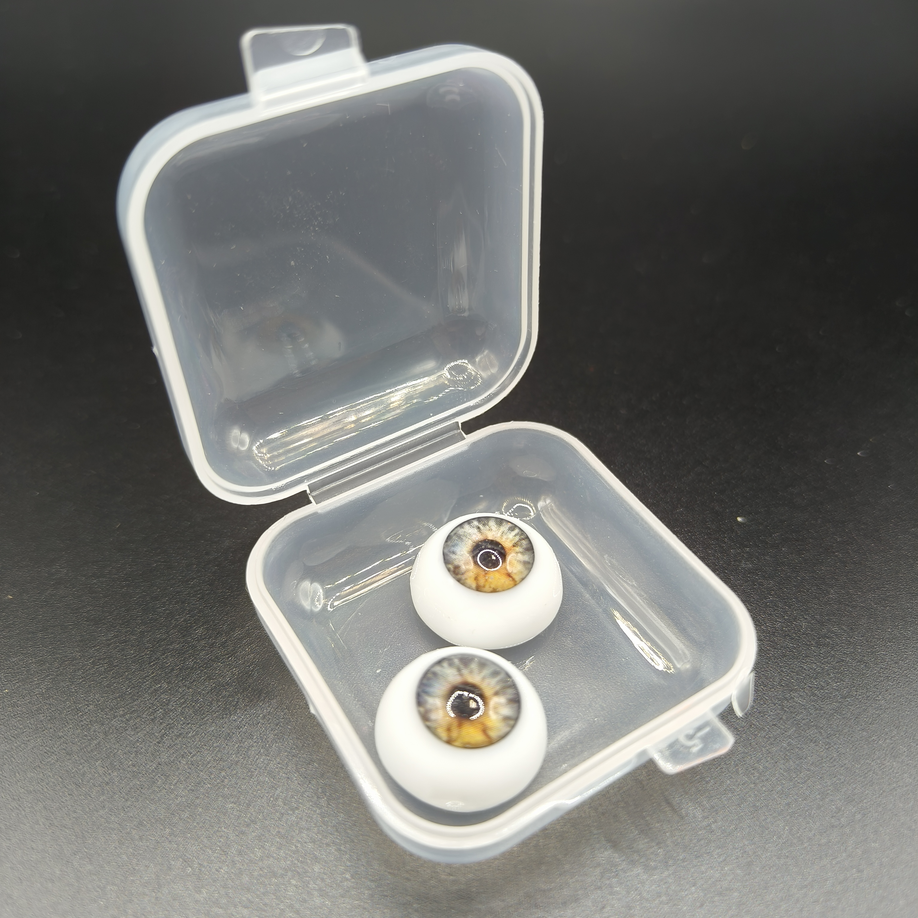 Детальное фото авторских глаз для кукол  от магазина Ариши кукольные нежности