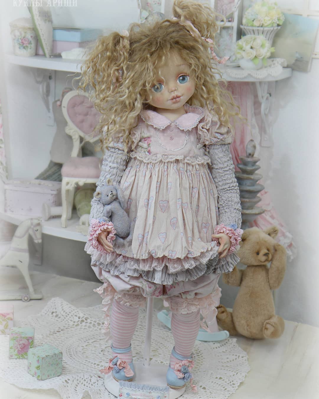 картинка Видео-курс: Парик, Трессы, Прически, Окрашивание, работа со шкуркой.  от магазина Ариши Рукодельные нежности