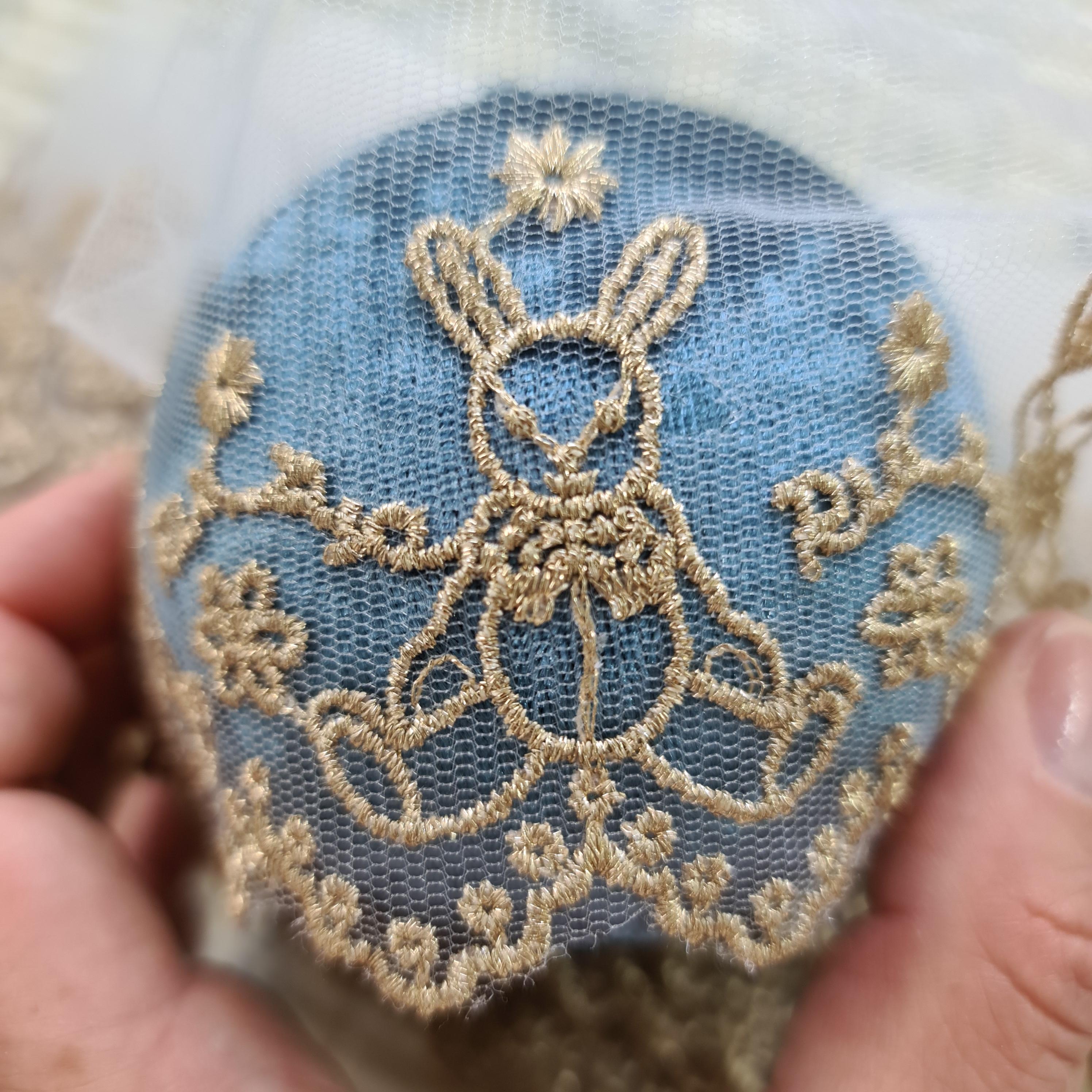 картинка Кружево  золотое 3004. Зайцы золотые . Кружево люрекс от магазина Ариши Рукодельные нежности