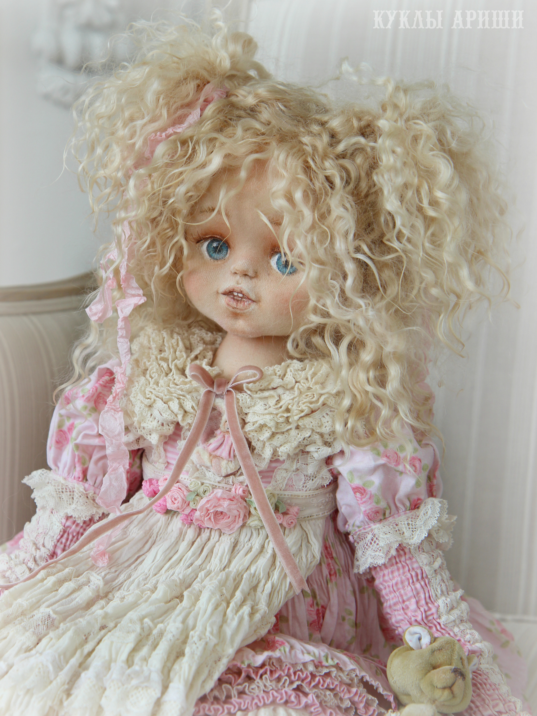 картинка Видео-курс: Парик, Трессы, Прически, Окрашивание, работа со шкуркой.  от магазина Ариши Рукодельные нежности