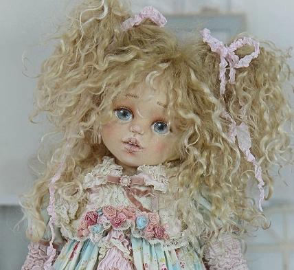 Красивая прическа для текстильной куклы